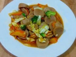 Resep Bakso Simpel Anti Gagal Lembut Kuah Segar!