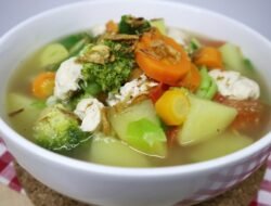 Resep Sayur Sop Bening Segar Rahasia Rasa Kuah Gurihnya!