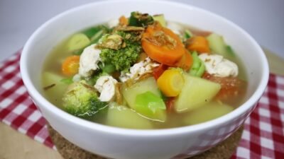 Resep Sayur Sop Bening Segar Rahasia Rasa Kuah Gurihnya!